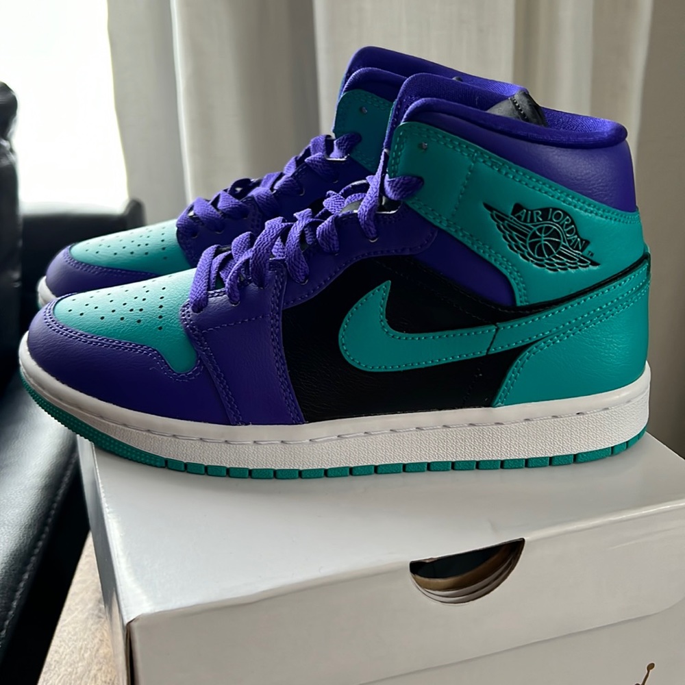 Air Jordan 1 Mid